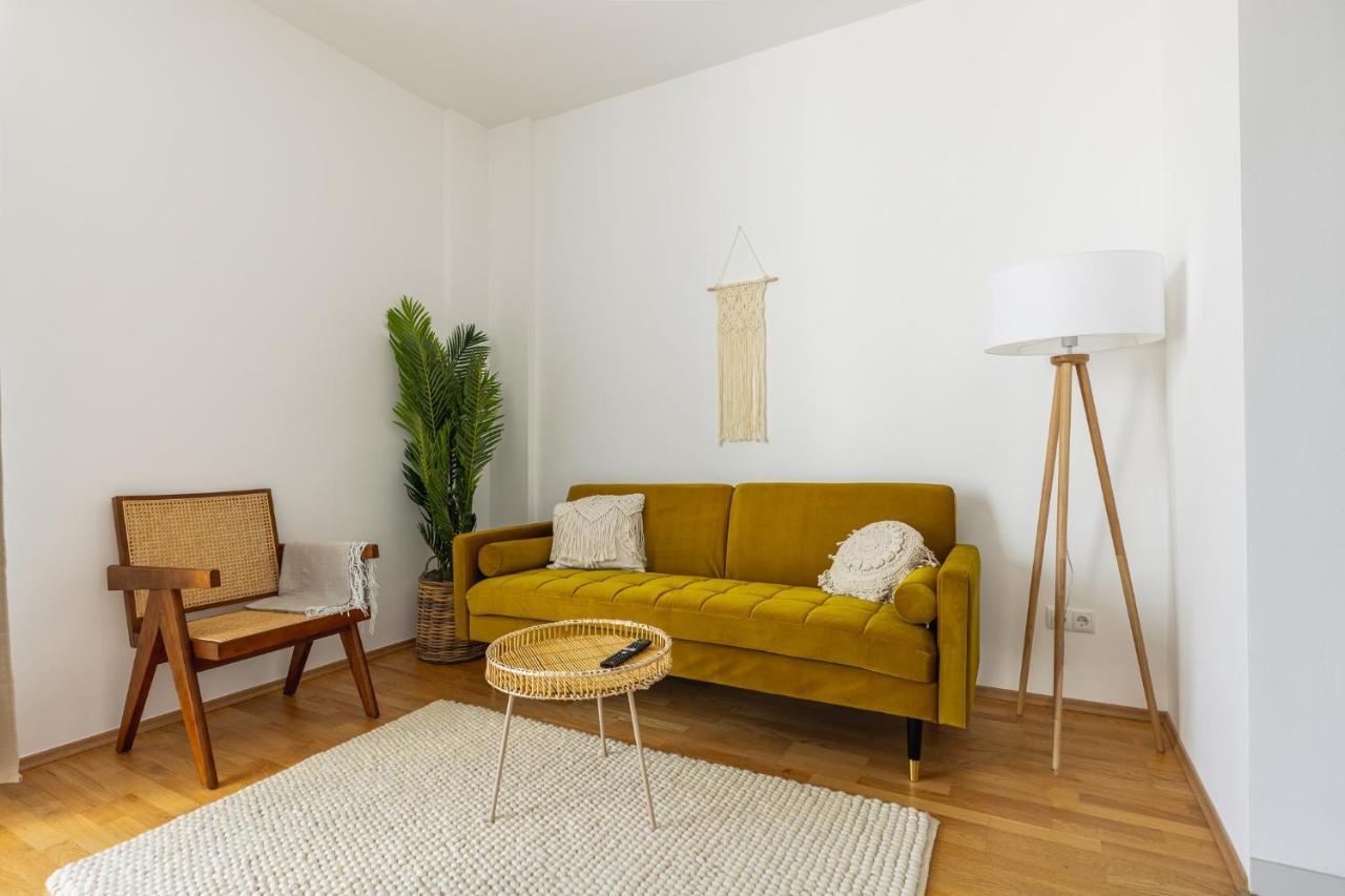 Appartement Bright Stylish With A Balcony In A Location Wenen
