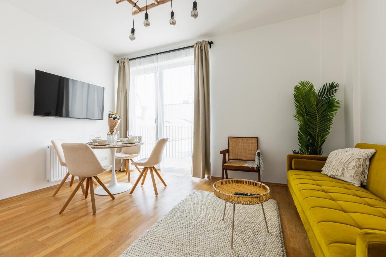 Bright Stylish With A Balcony In A Location Appartement Wenen