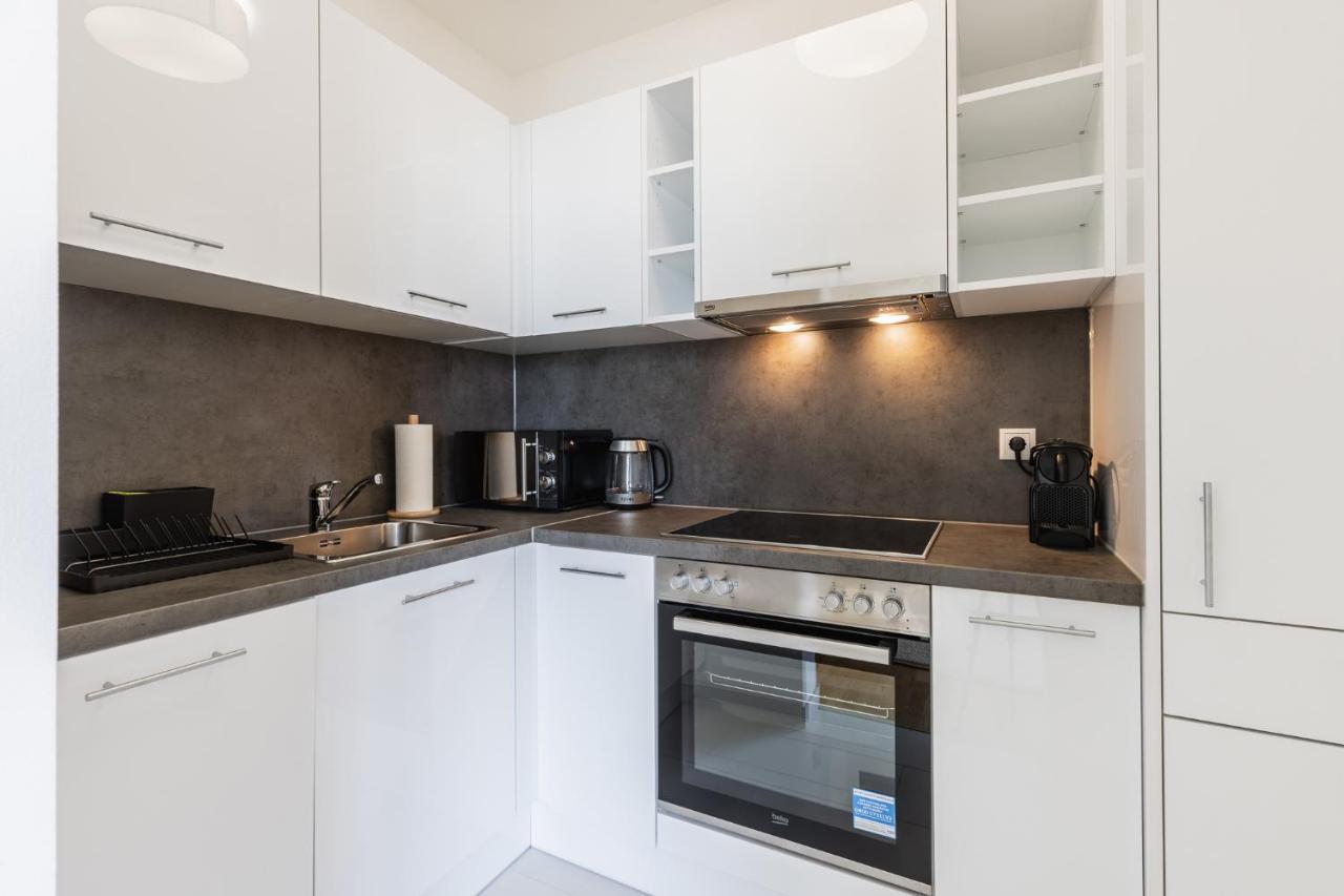 Bright Stylish With A Balcony In A Location Appartement