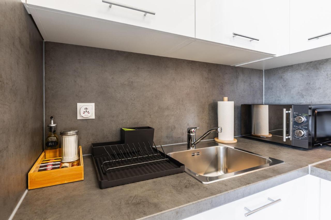 Bright Stylish With A Balcony In A Location * Wenen