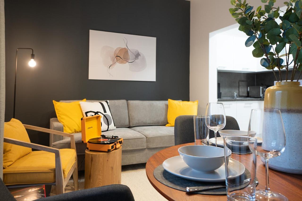Bright Stylish With A Balcony In A Location Appartement Wenen