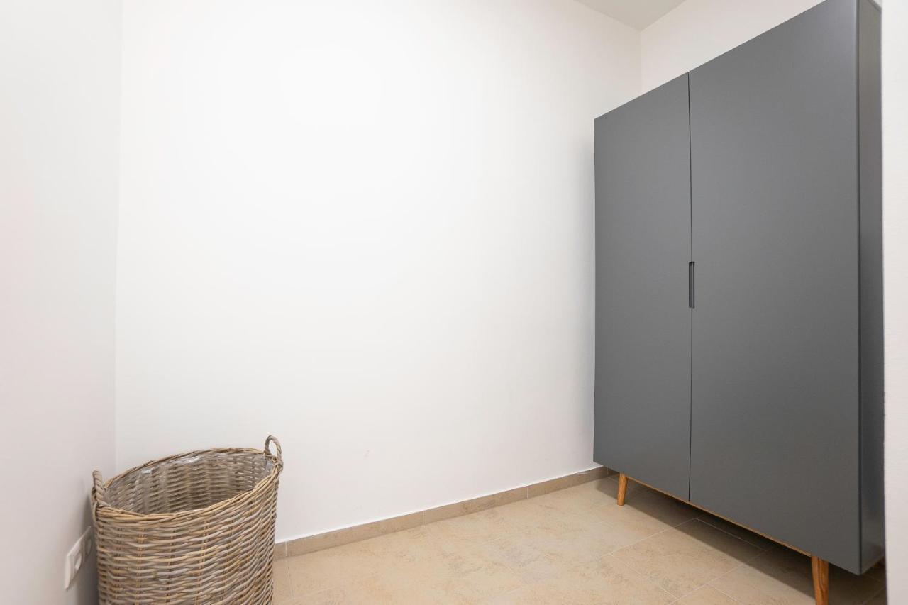 Bright Stylish With A Balcony In A Location Appartement *