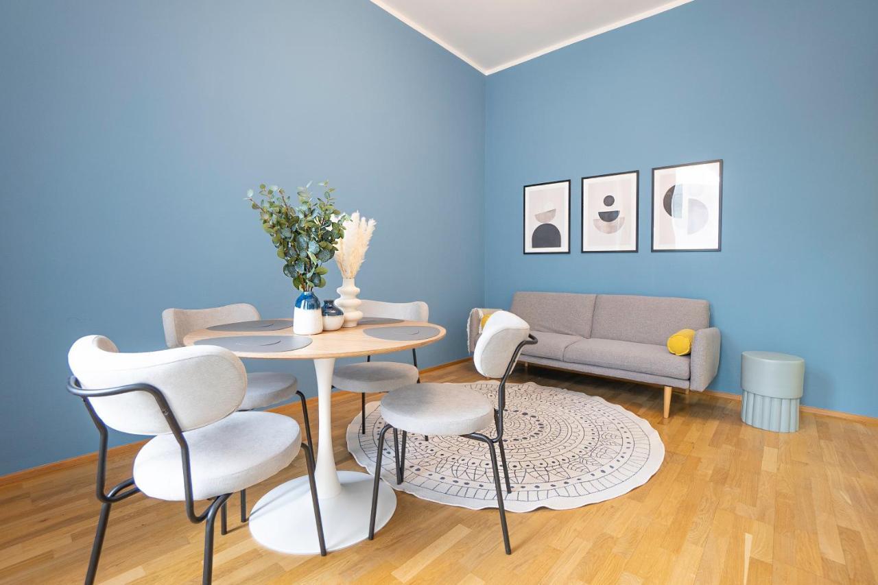 Appartement Bright Stylish With A Balcony In A Location *