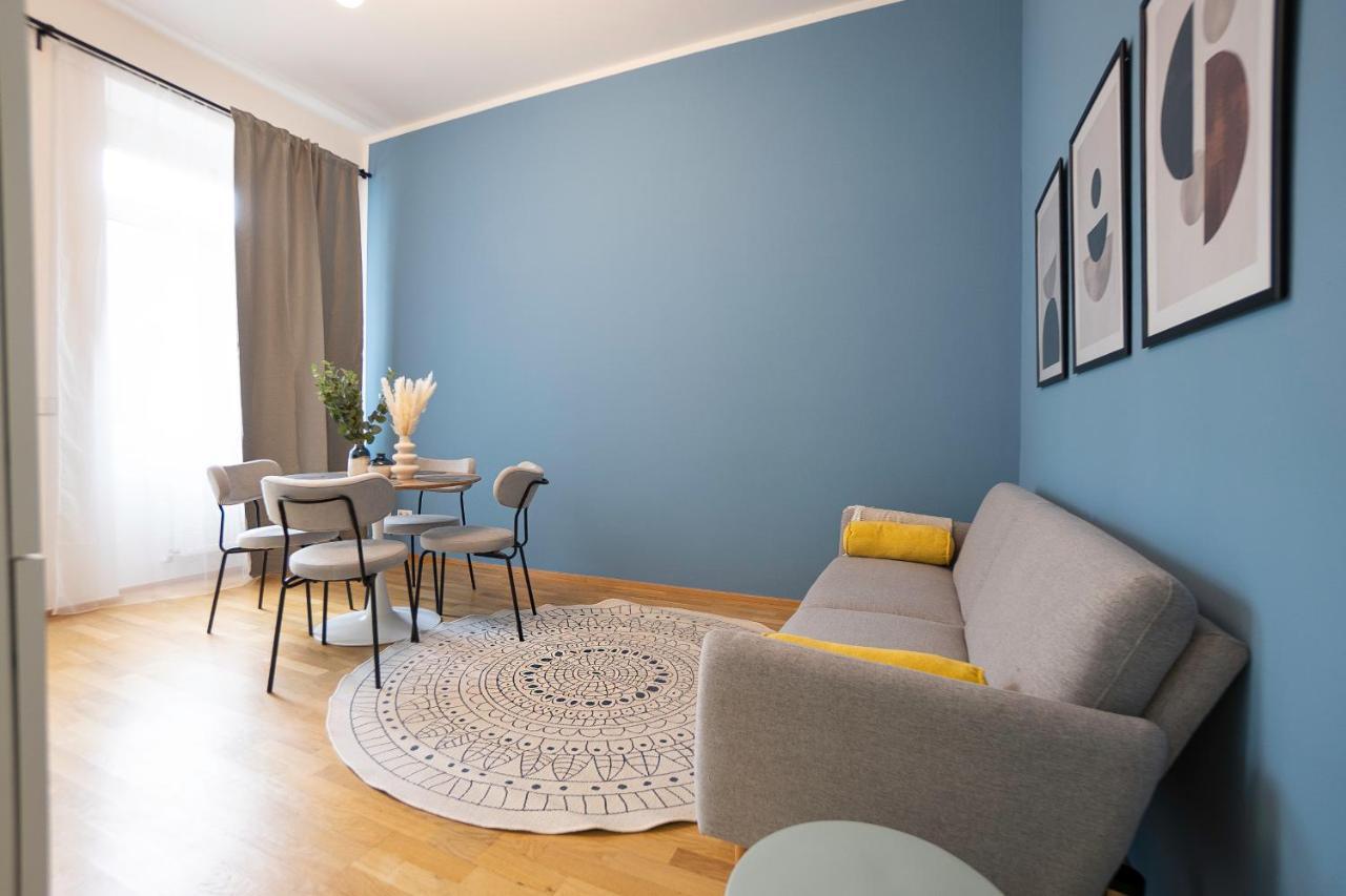 Appartement Bright Stylish With A Balcony In A Location *