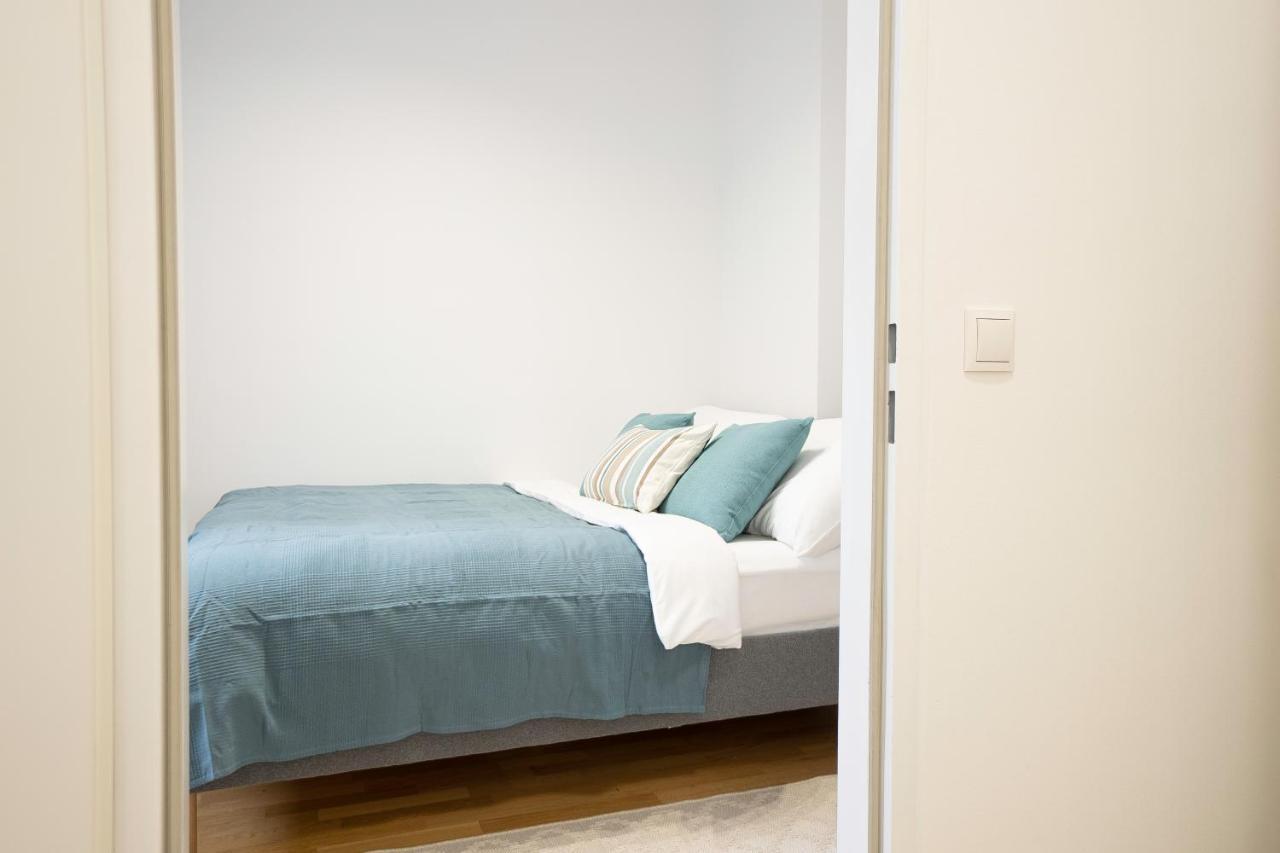 Bright Stylish With A Balcony In A Location Appartement *