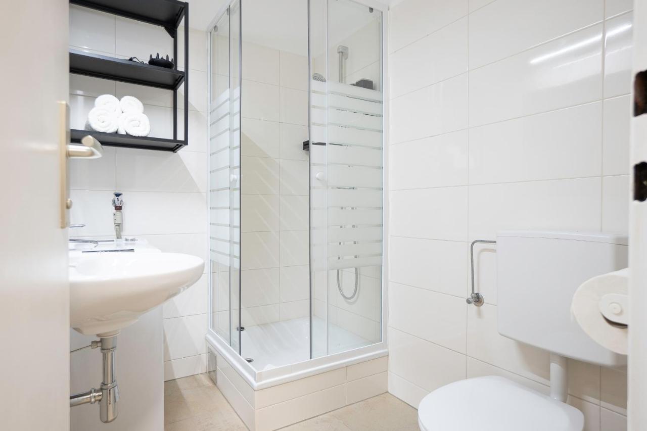 Appartement Bright Stylish With A Balcony In A Location Wenen