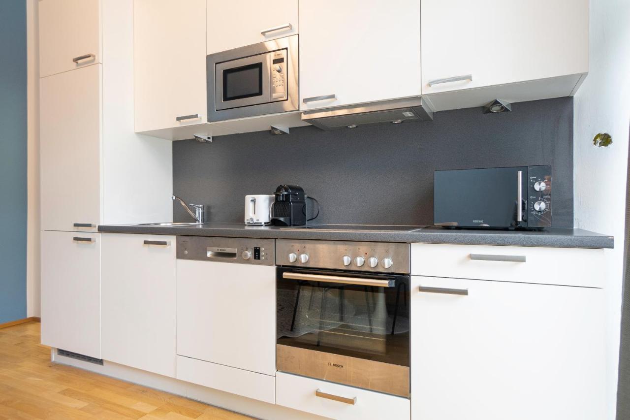 Bright Stylish With A Balcony In A Location Appartement