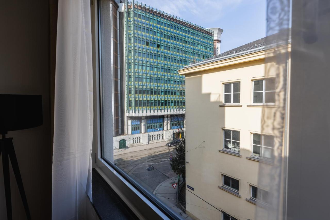 Appartement Bright Stylish With A Balcony In A Location *