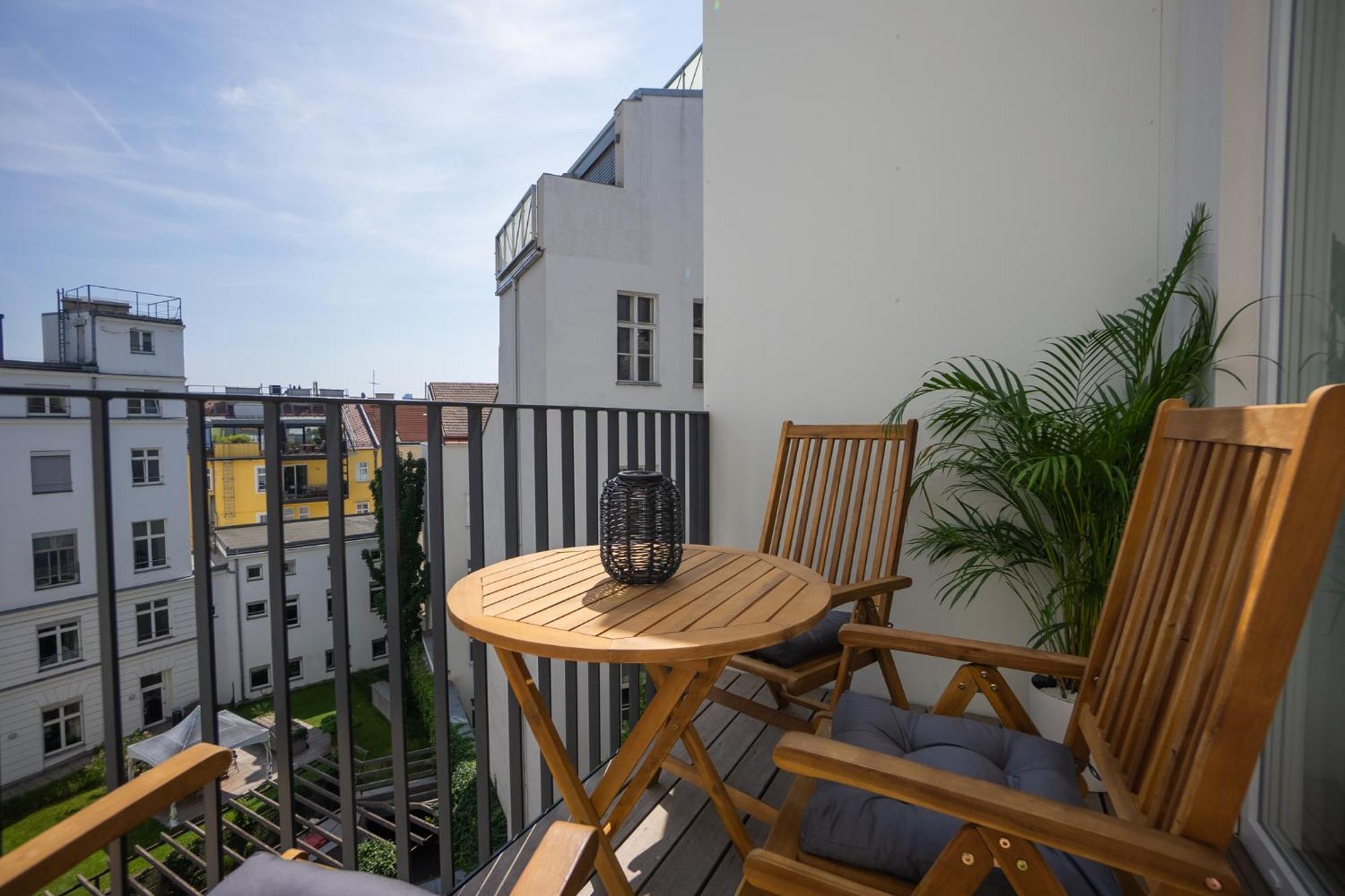 Appartement Bright Stylish With A Balcony In A Location Wenen